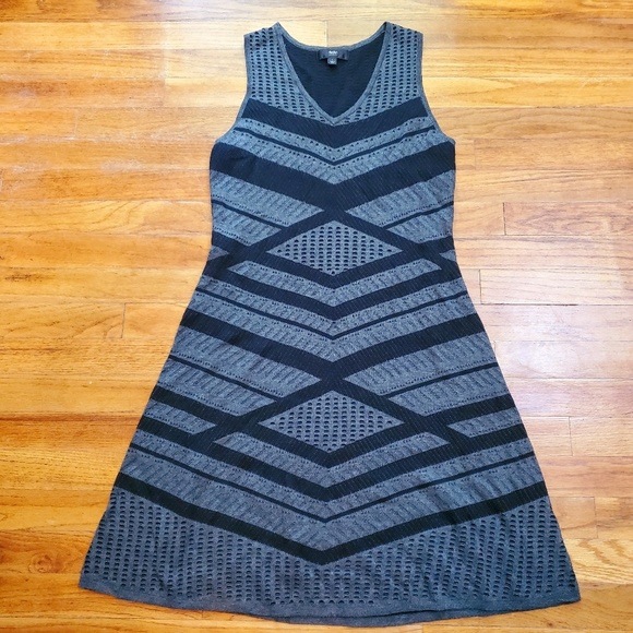 Mossimo cut out geometric pattern dress Sz L - Picture 2 of 6